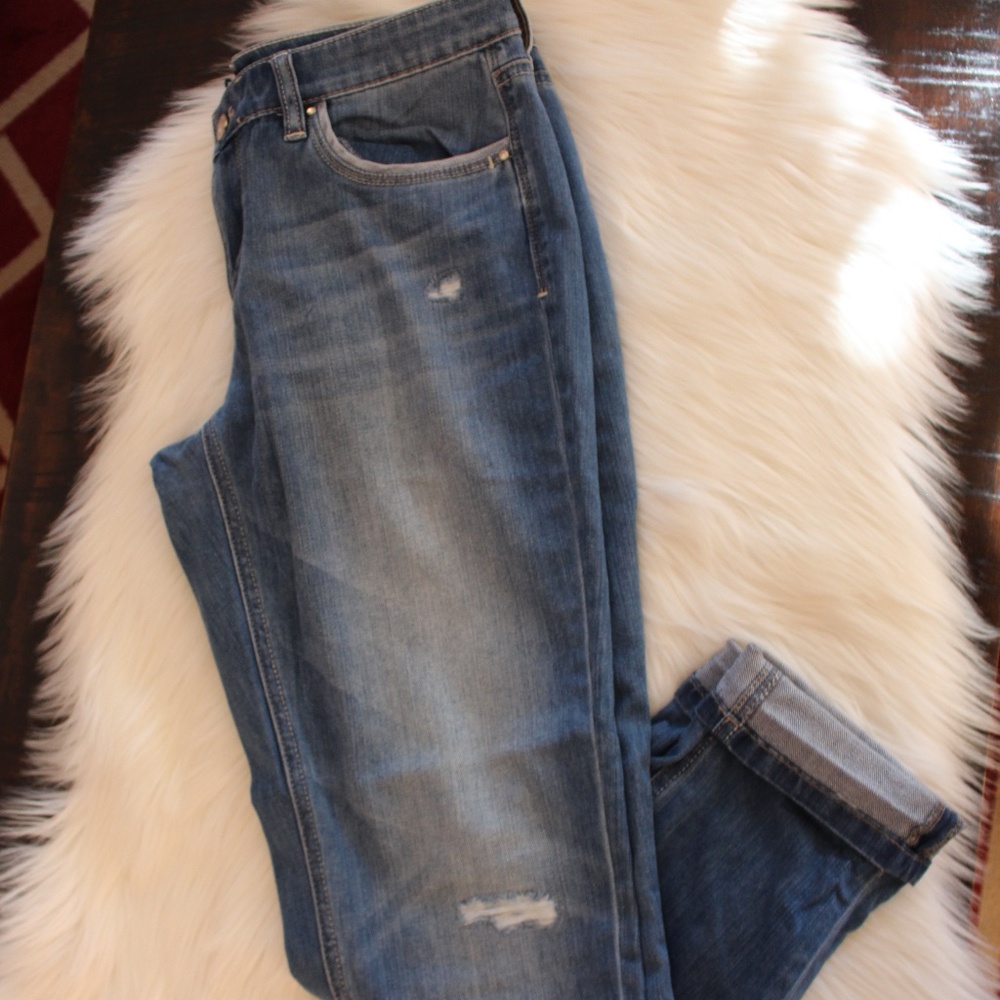 White House Black Market, Girlfriend Jeans size 6